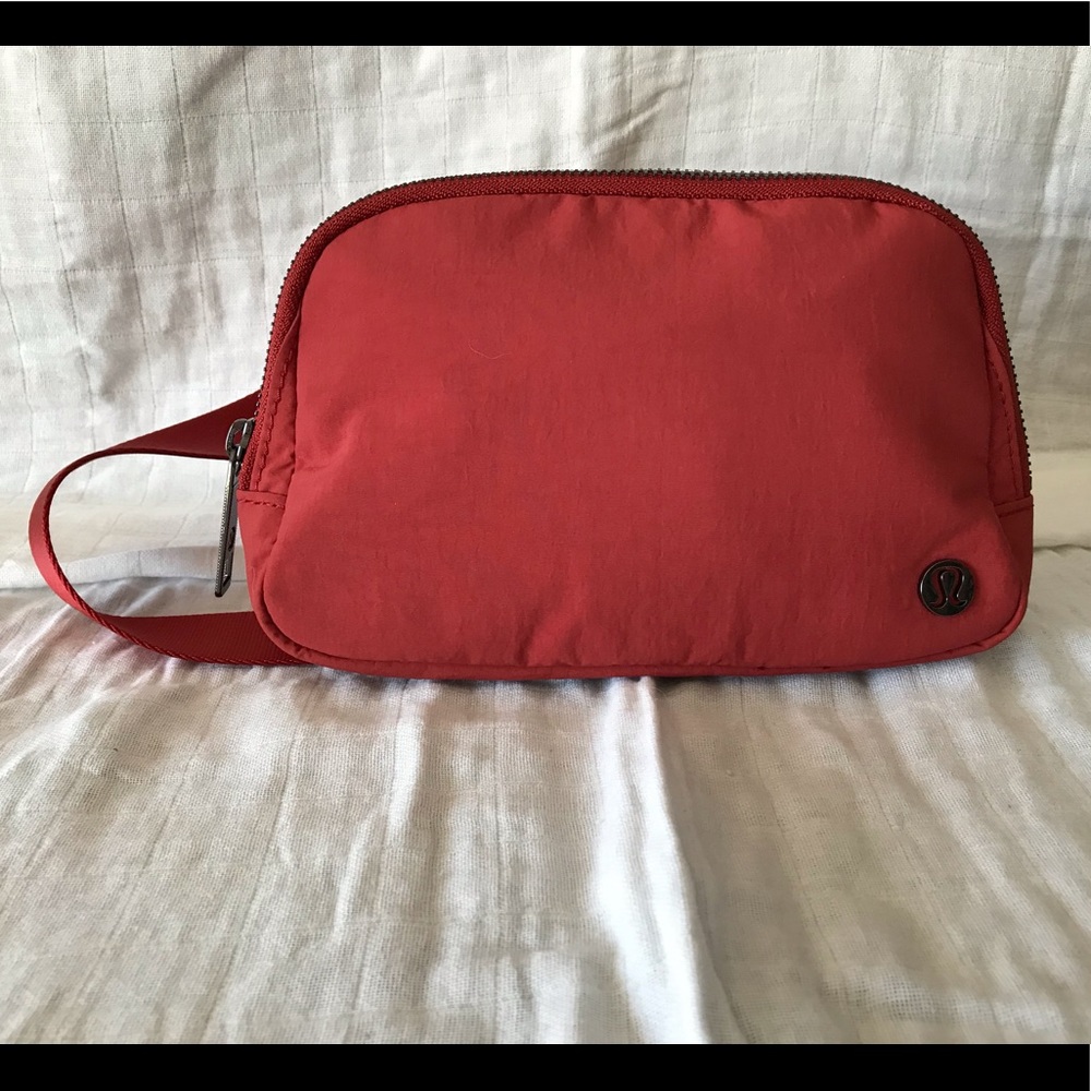 Lululemon 1L Everywhere Belt Bag (new w/o tags)